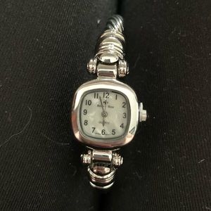 Bella Rose Quartz Watch